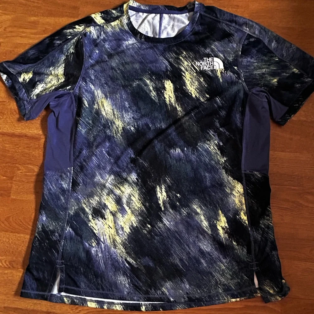 The North Face Purple And Black Abstract Activewear Tshirt For Woman Suze M - Picture 2 of 6